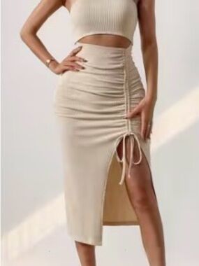 Ribbed Drawstring Side-Slit Midi Skirt in Beige